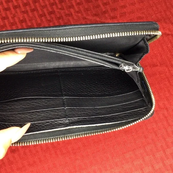 Gucci Soho Dark Blue Pebbled Leather Zip-Around Wallet - Picture 6 of 12